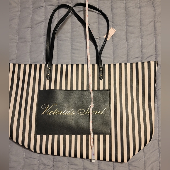 Victoria’s Secret - Weekender Tote - Picture 6 of 12